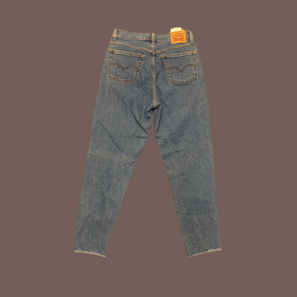 Levi’s Mom Jeans | Light Wash | Size 28 | High-Waist Tapered Fit